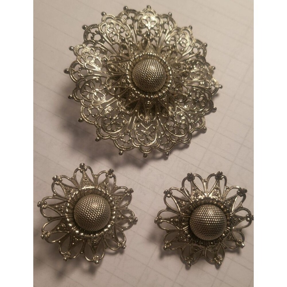 Vintage Judy Lee Brooch and Clip-on Earrings Silver in color EUC